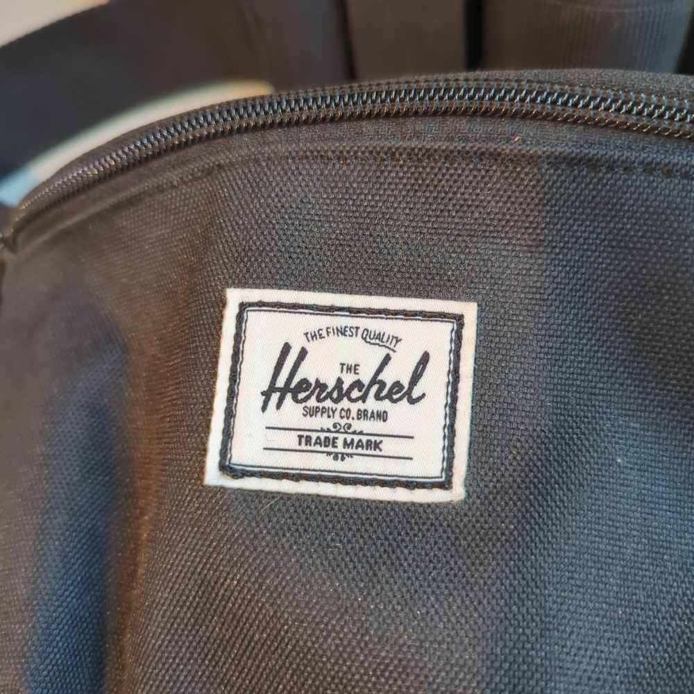 Herschel Supply Co Waist Pack Fanny Pack Black Unisex Men Women - Picture 2 of 7